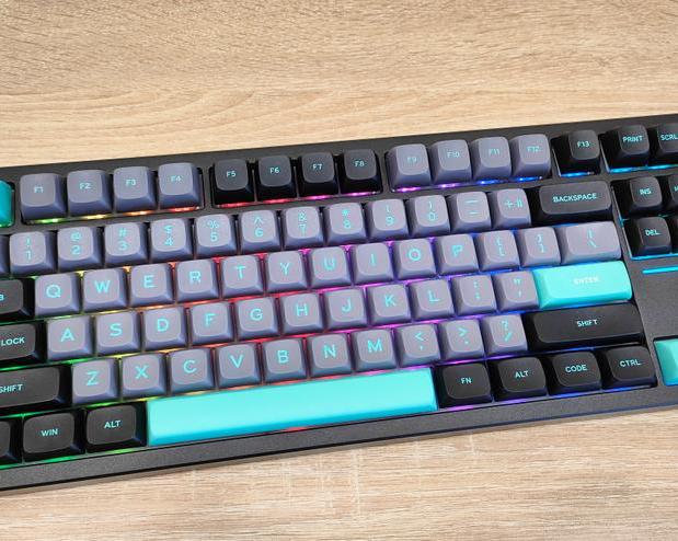 Весом почти 2 кило: обзор механической клавиатуры Epomaker X Feker Galaxy80
