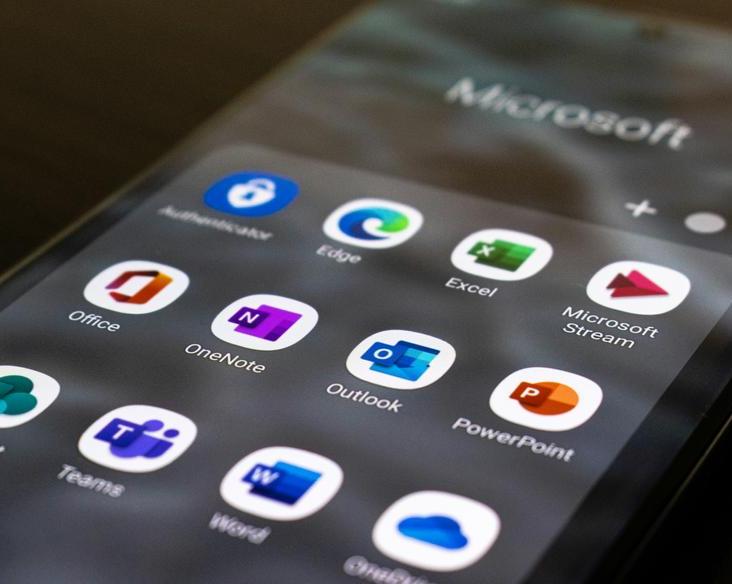 Microsoft форсирует работу над ИИ.</p>
<p>Является ли платформа ПК приоритетной?