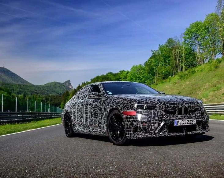 Новое поколение BMW M5 будет представлено 26 июня