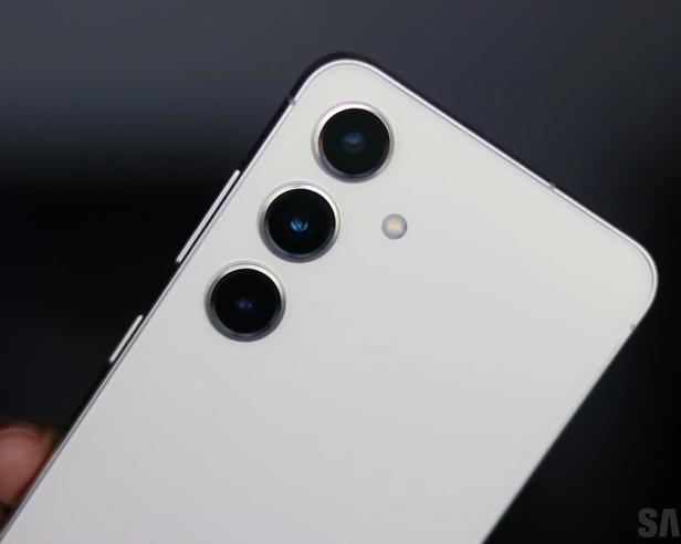 Samsung не обновит камеры для Galaxy S25 и Galaxy S25+
